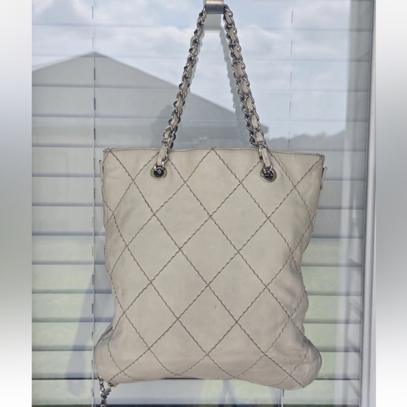 Vintage Authentic Chanel Quilted Tote Bag Cream Chain Strap Leather zip around - Picture 4 of 16